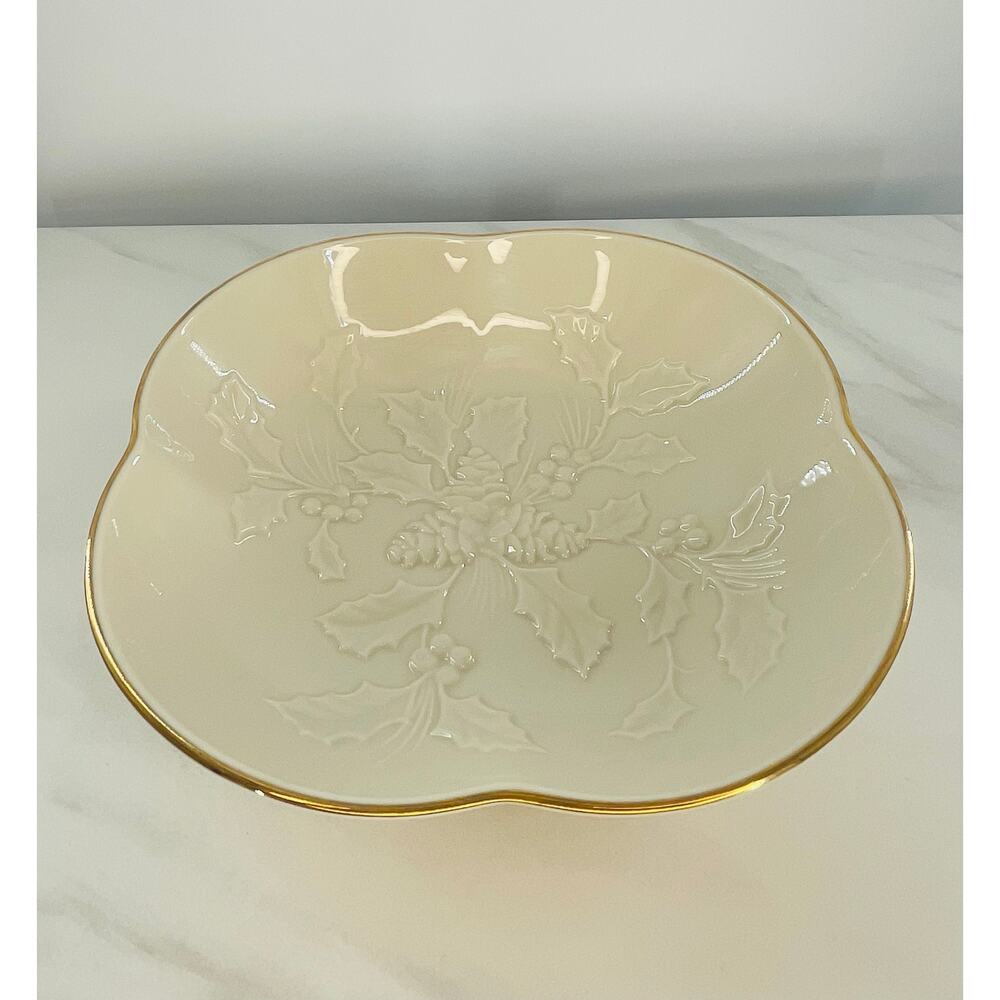 Lenox Winters Imprint Collection Serving Bowl Clover Shaped Ivory Gold Trim